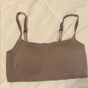 Calvin Klein Tan Seamless Bra with Adjustable Straps NWOT